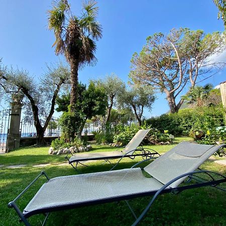 Casa Vacanze Gabbianella Villa Con Giardino Lungolago Maderno Toscolano Maderno Dış mekan fotoğraf